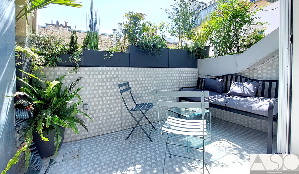 Après travaux — Création d'une terrasse tropézienne dans un appartement à Paris