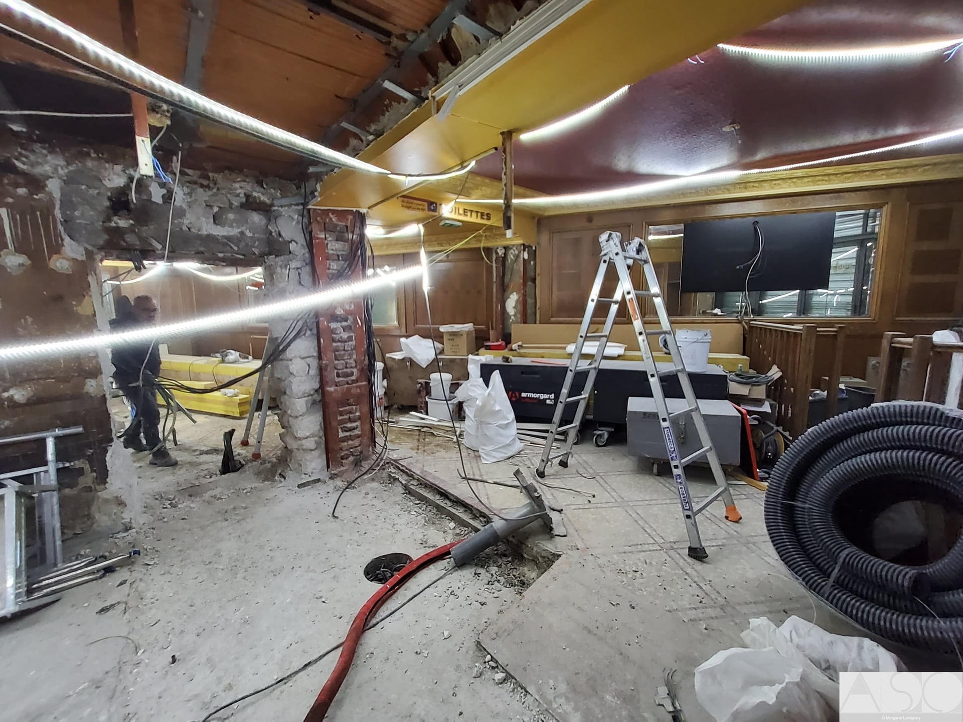Avant travaux — Rénovation d'une Brasserie Parisienne (Vue 3)